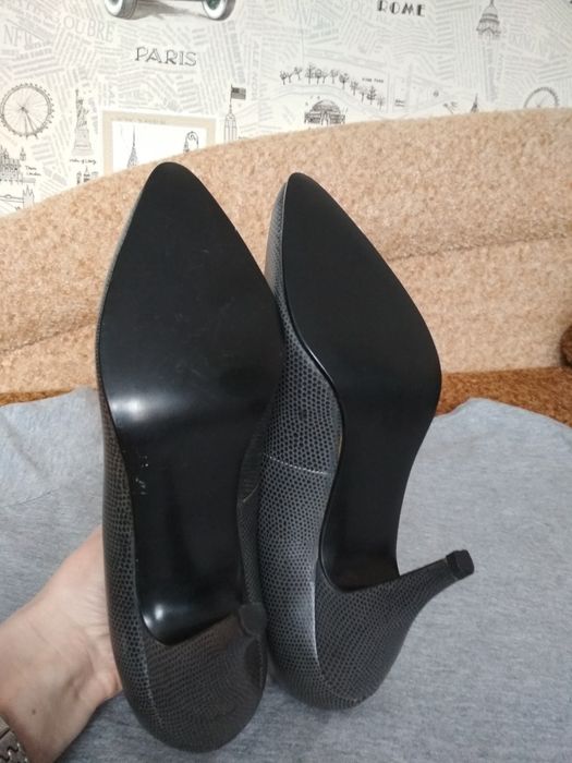 Новые кожаные туфли