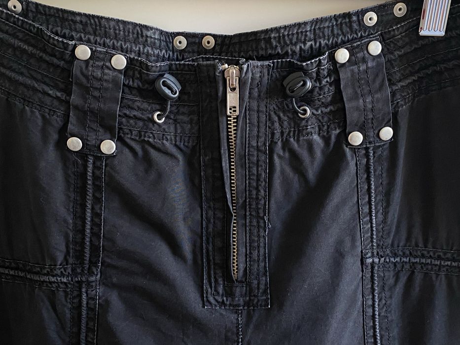 Czarne spodnie materiałowe DKNY