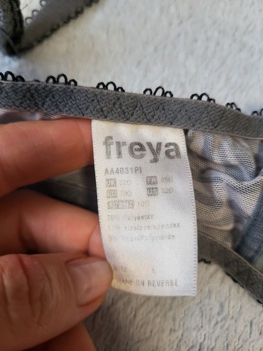 Бюстгальтер сіточкою