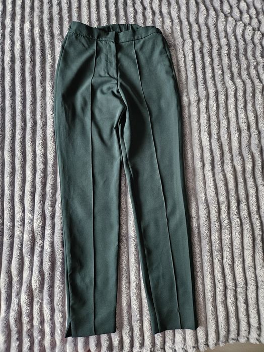 Жіночий класичний костюм