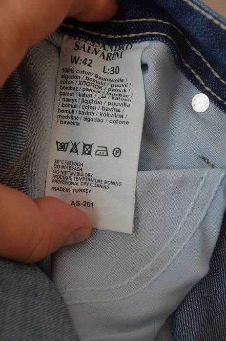 Spodnie dżinsy jeansy Alessandro Salvarini W42 L30 nowe z met. granat