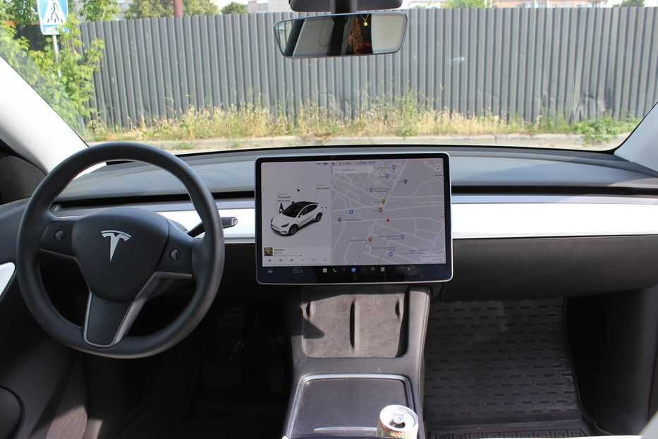 Продам Tesla Model Y Dual motor 2021 года