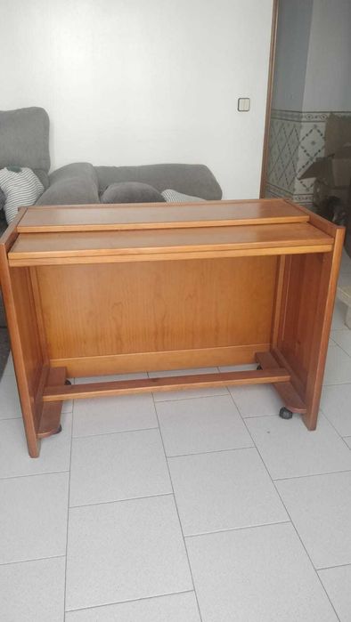 Secretaria em madeira