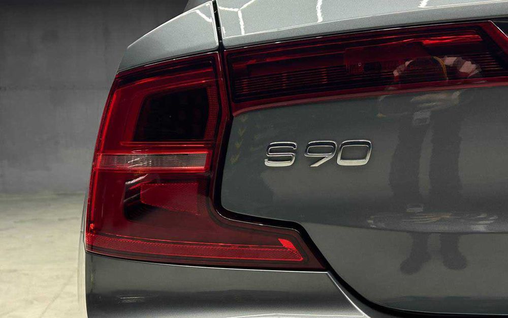 Volvo S90 2017 року