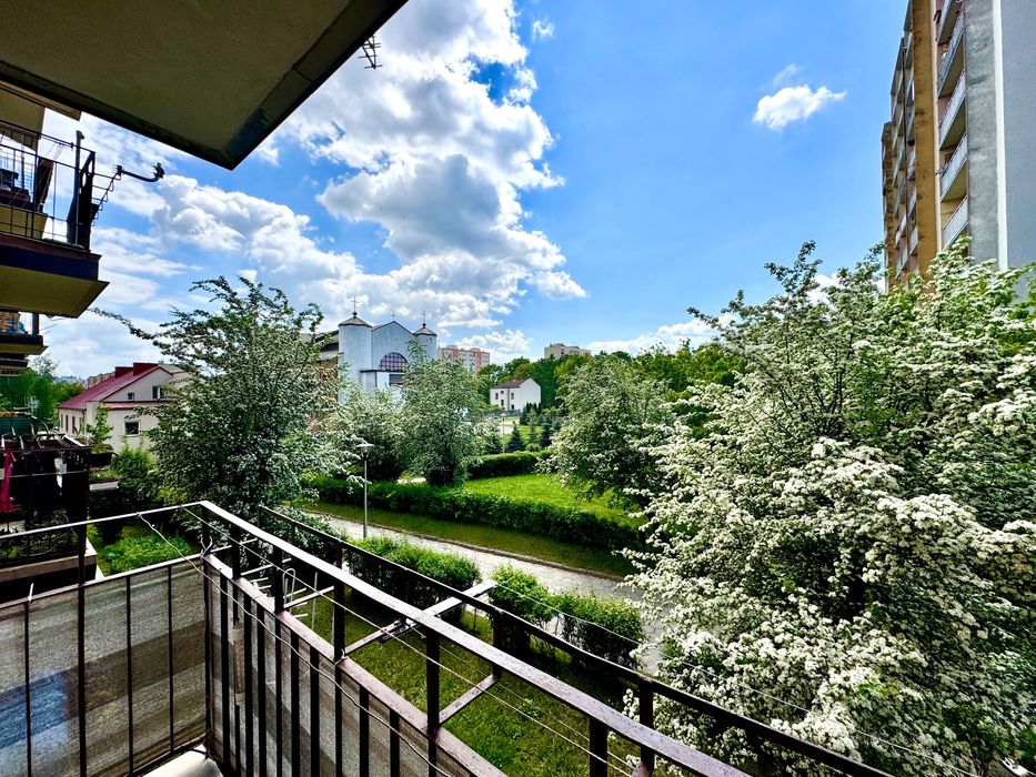 Dwa pokoje, 1 piętro, duży balkon, fenomenalny układ