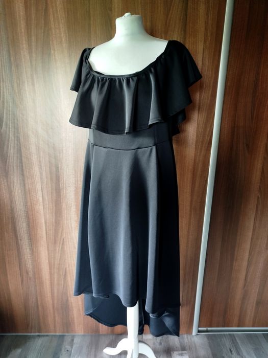 Nowa sukienka boohoo rozmiar 48