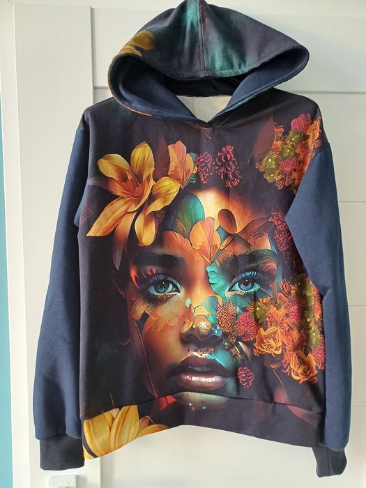 Nowa bluza z kapturem M "Kobiece piekno"
