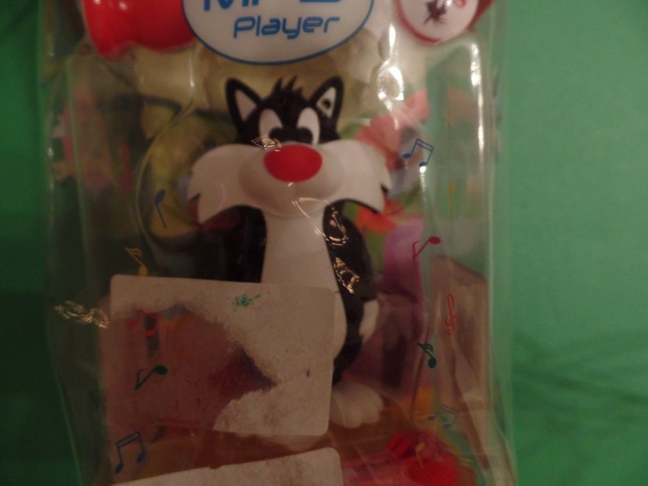 MP3 Player with Built-in Speaker (BU)64751806776065121