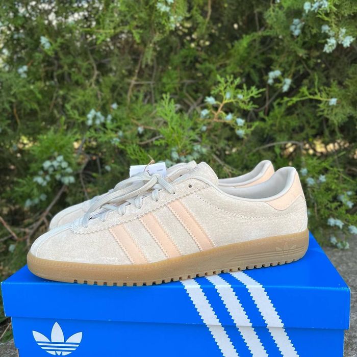 Adidas Bermuda beige