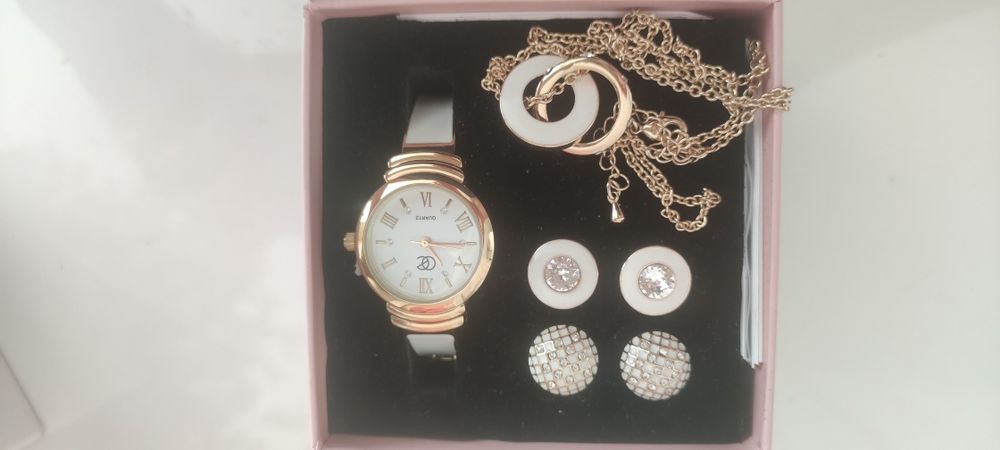 Продам часы. Новые.