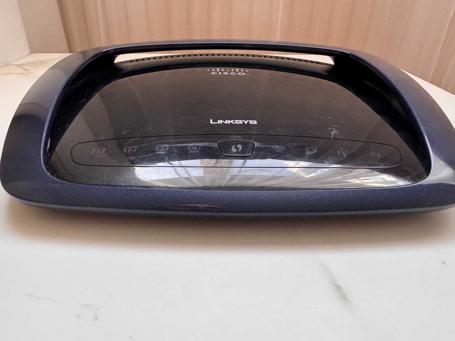 LINKSYS Simultaneus Dual-N Band Wireless Router WRT610N V1