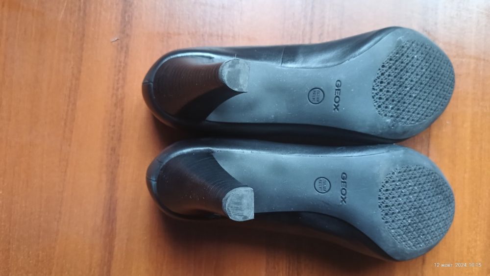 Жіночі  шкіряні туфлі