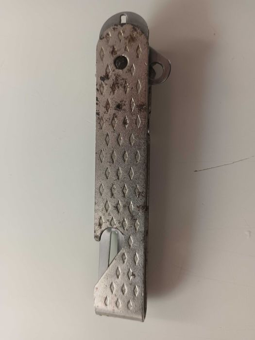 PRL, Niezbędnik turystyczny, widelec i otwieracz