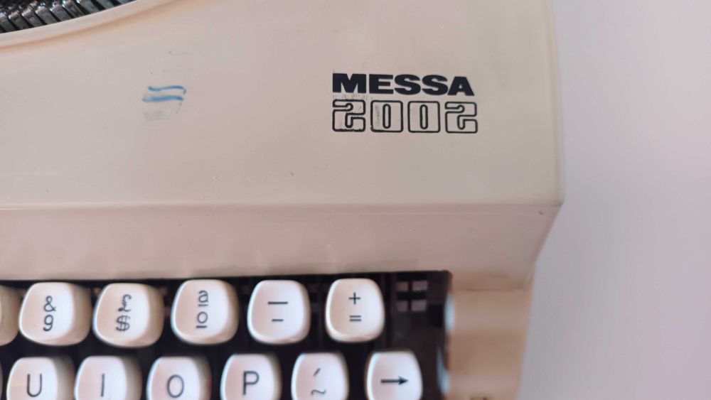 Máquina de escrever antiga