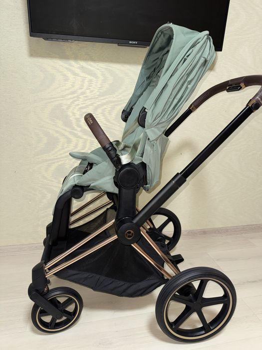 Коляска Cybex Priam Leaf Green шасі RoseGold 4.0