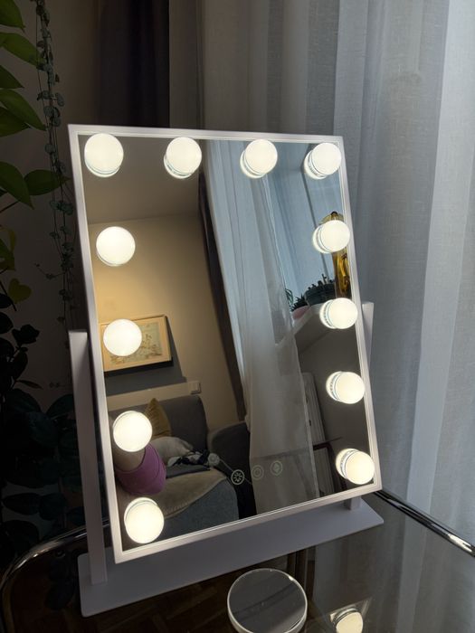 Nowe lustro do makijażu na toaletkę LED lusterko kosmetyczne make up