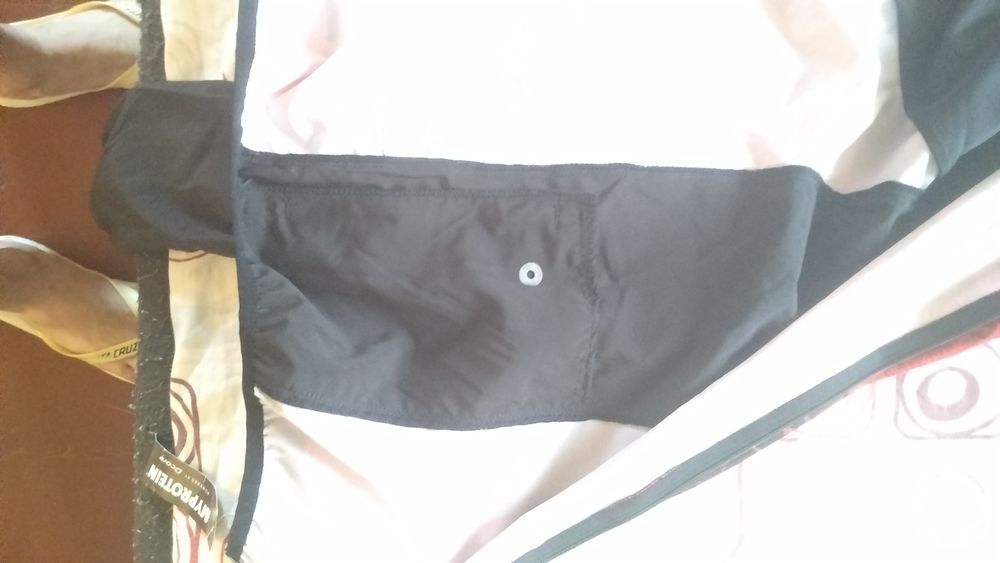 Продам женскую беговую ветровку MYPROTEIN р-р XS - S