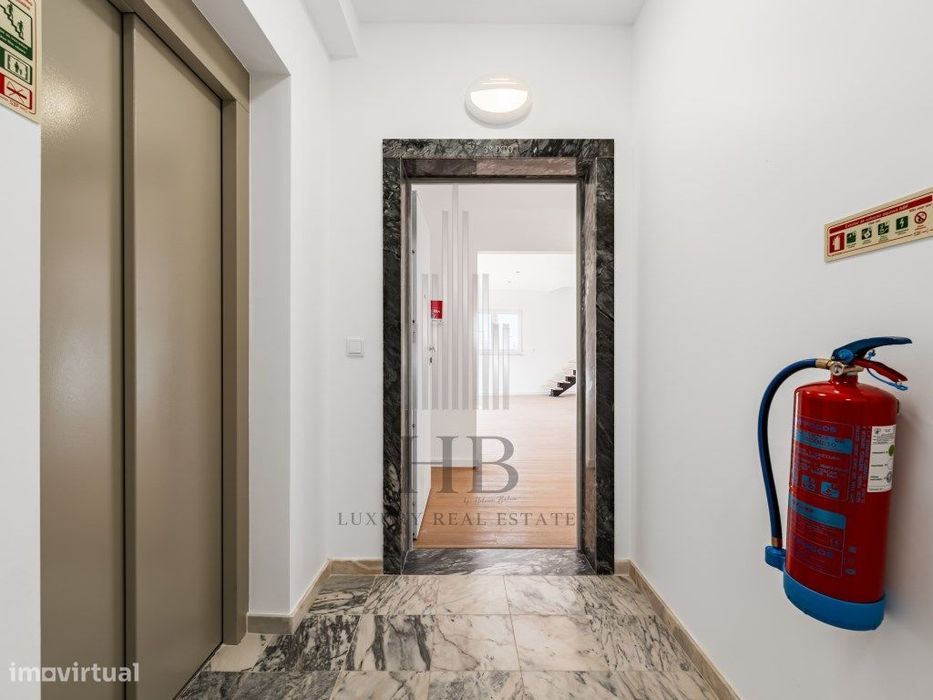 Apartamento T3+1 duplex com terraço