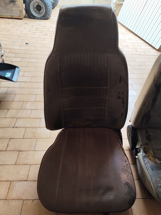 Vendo bancos para Nissan Vanette para restaurar