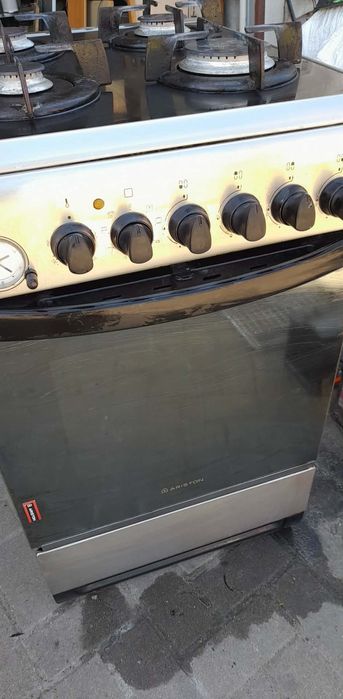 Kuchenka gazowo-elektryczna Hotpoint Ariston rożen inoks