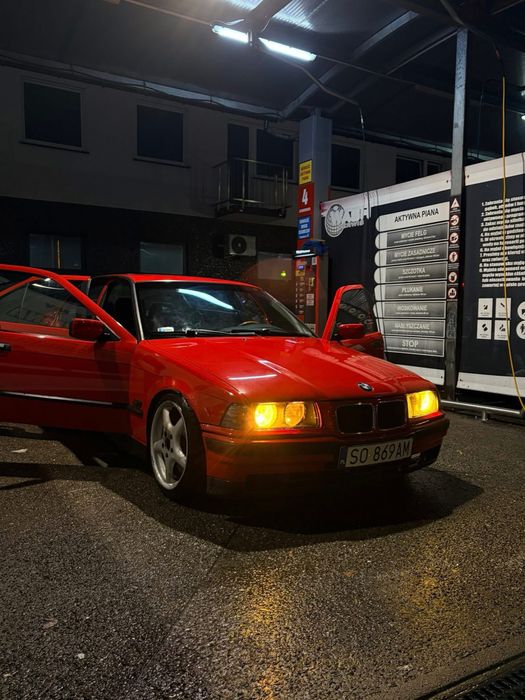 BMW E36 316I Hellrot Sedan 1.6