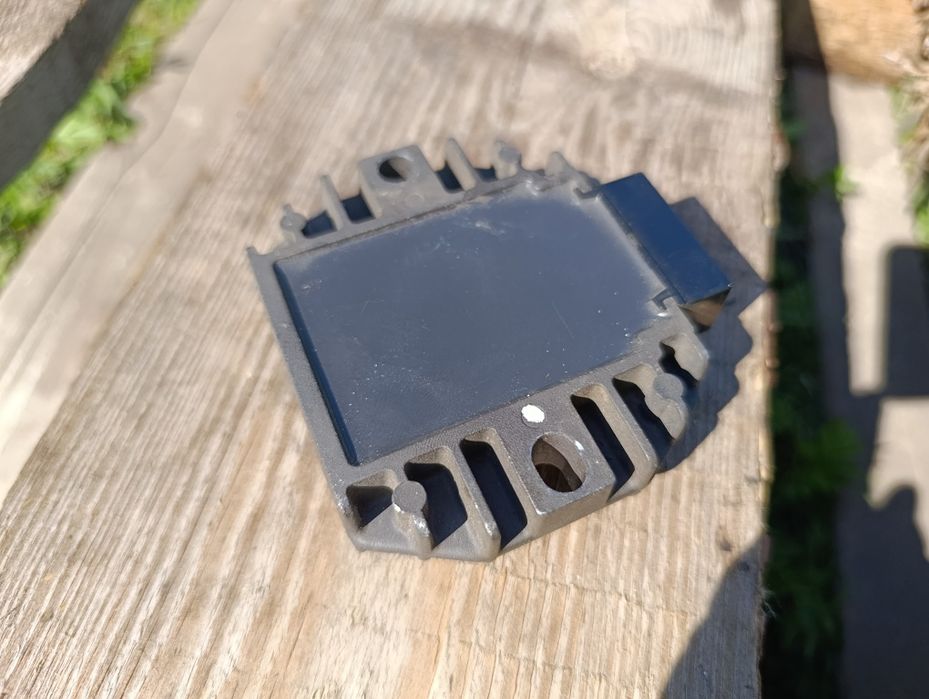 Regulator napięcia 5 PIN Aprilia SX 125 18 – 21 r części silnika A4