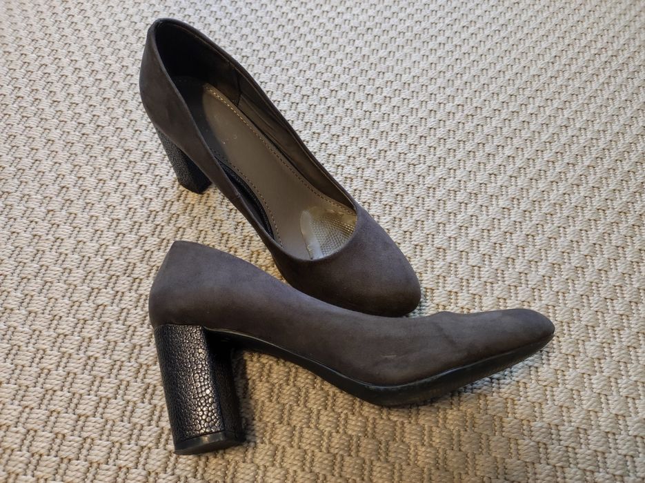 Sapatos salto cinzento 39