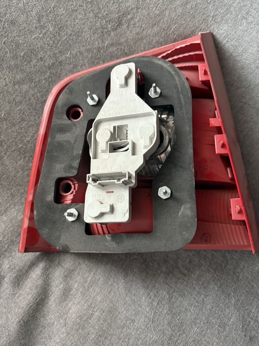 Sprzedam prawą lampe tylna