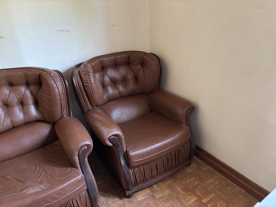 Sofas Antigos (conjunto sofa cama de 2 lugares + Sofa 1 lugar)