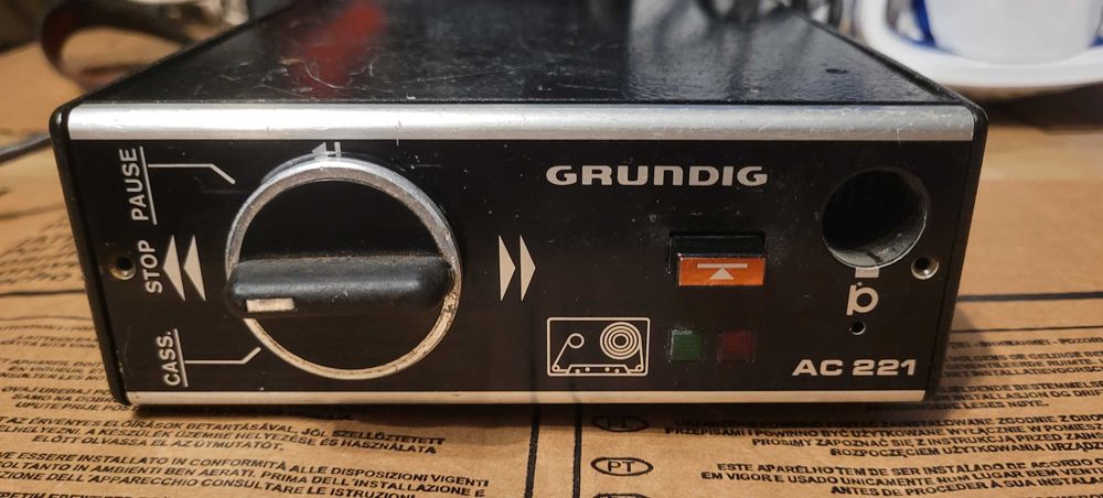 Magnetofon samochodowy Grundig AC 221