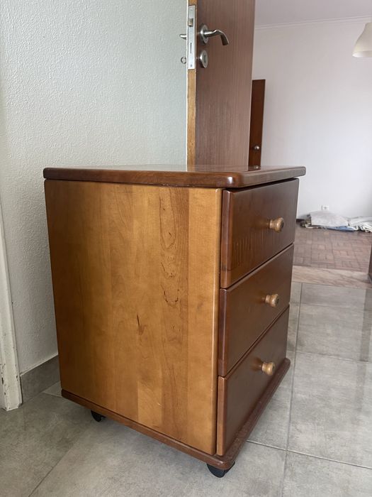 Mesa de cabeceira madeira