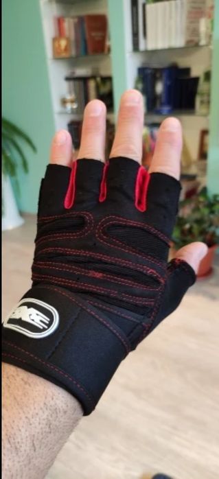 Перчатки для спортзала