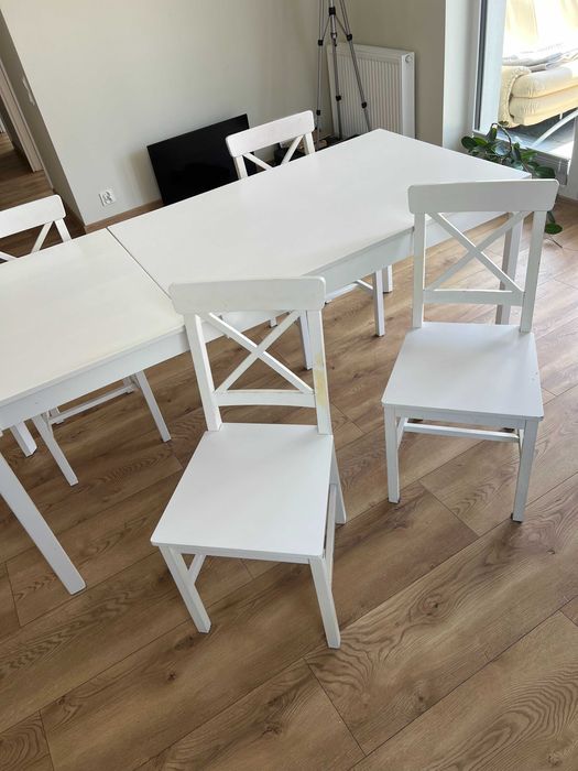 Stół IKEA rozkładany   4 krzesła