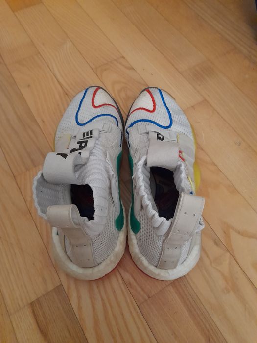 Adidas Solar Hu Glide x Pharrell Williams "Gratitude Empathy"