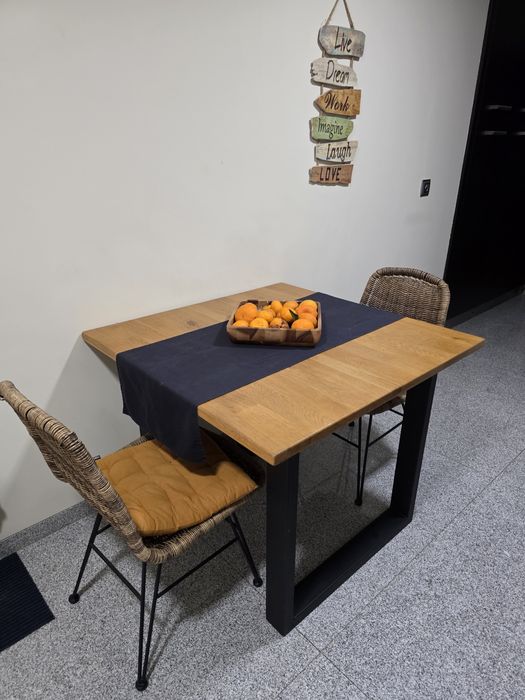 Vendo mesa cozinha +2 cadeiras