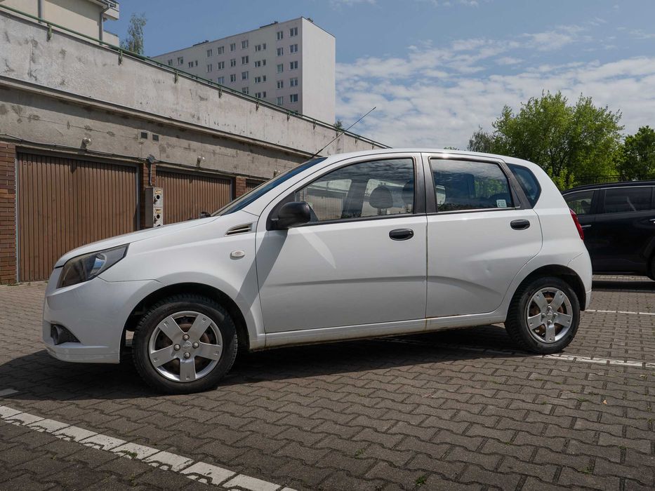 Chevrolet Aveo 1.2 benzyna, ekonomiczny i prosty w obsłudze samochód miejski.