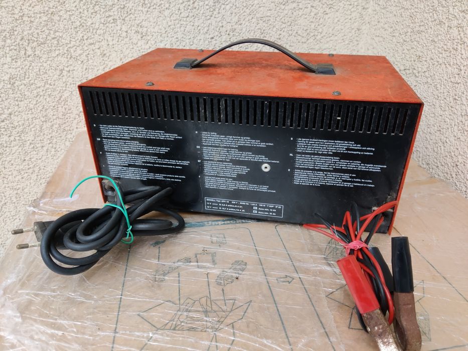 Зарядне Einhell з Німеччини