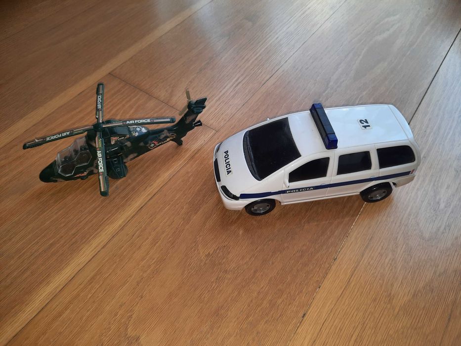 Carro e Helicóptero grandes
