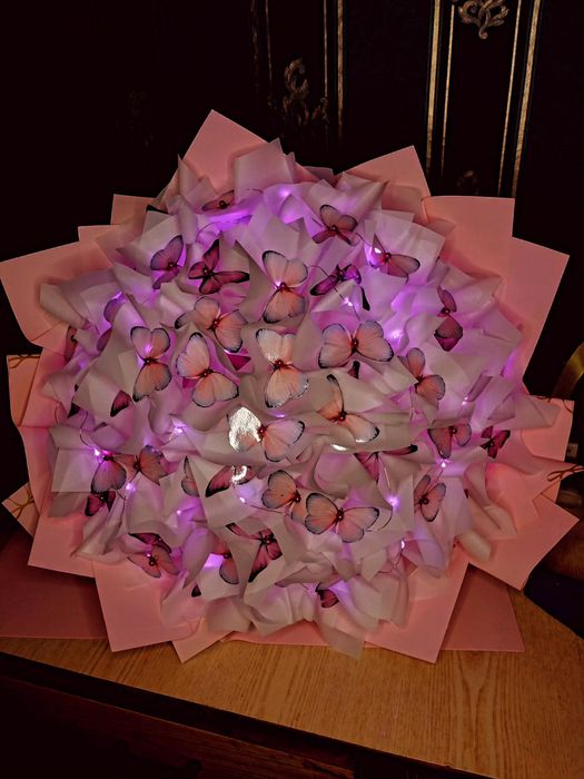 Букет з метеликів