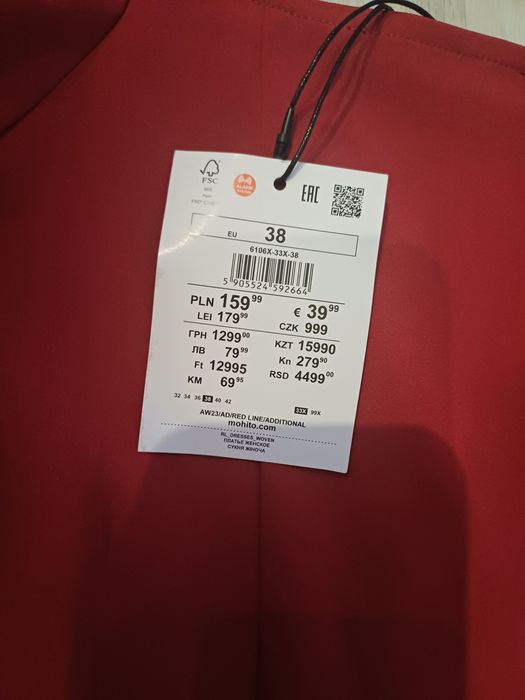 Sukienka mini z bufiastymi rękawami