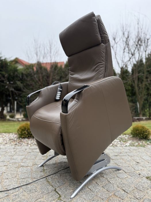 fotel z funkcją relax rozkładany Hukla z pionizacją dla seniora skóra