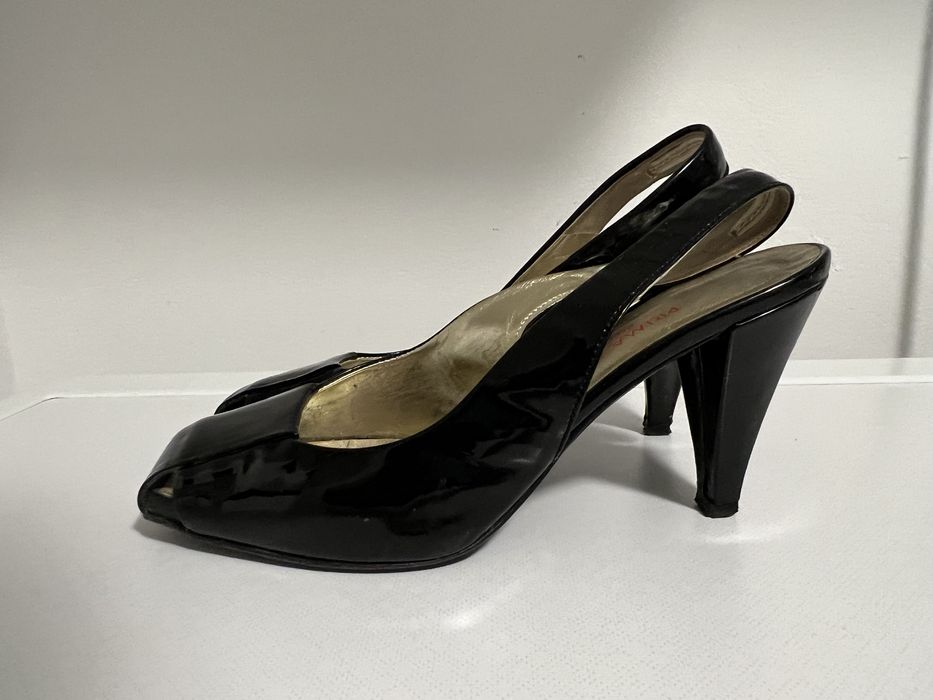 Skórzane lakierowane czółenka Prima Moda roz. 37.5