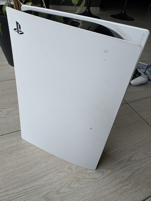 Konsola ps5 fat z napedem 2 pady + 4gry