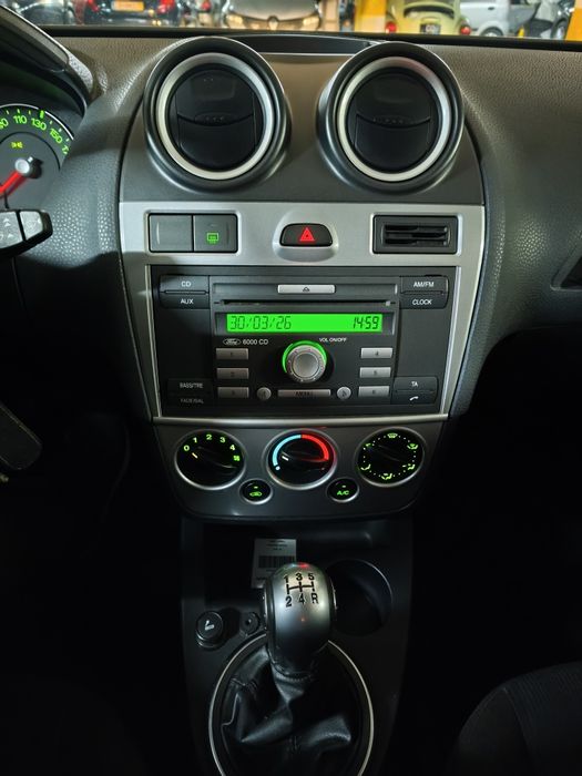 Ford Fiesta 61.500km c/ Ar Condicionado