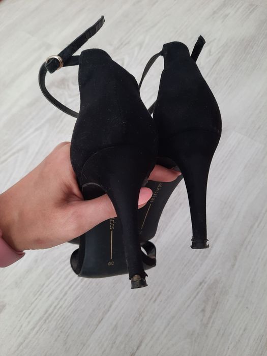 Sandały na szpilce stradivarius 39