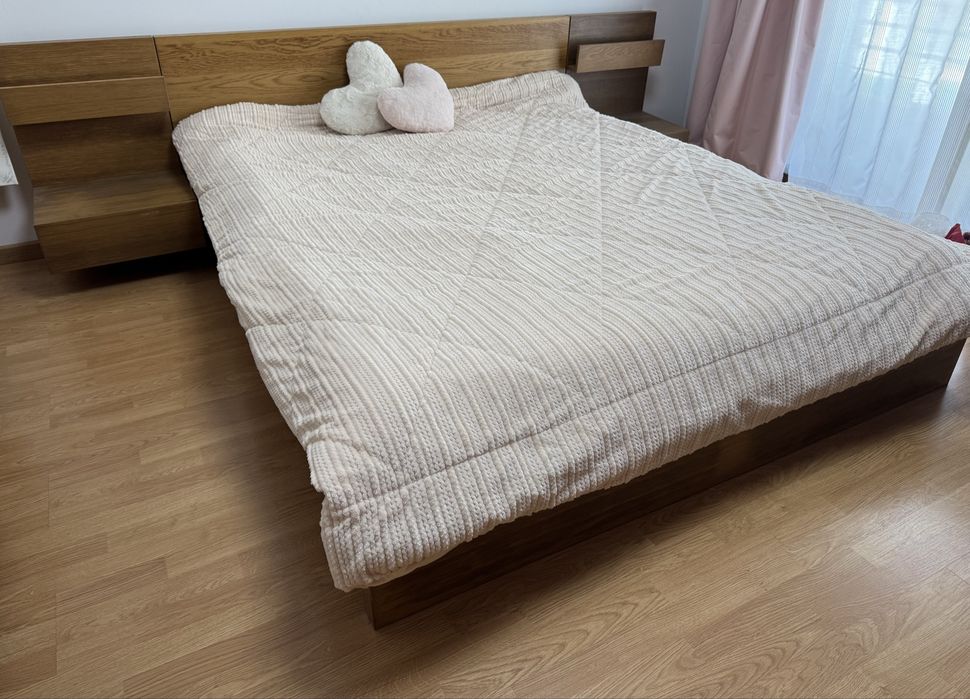 Cama casal ikea + mesas de cabeceira