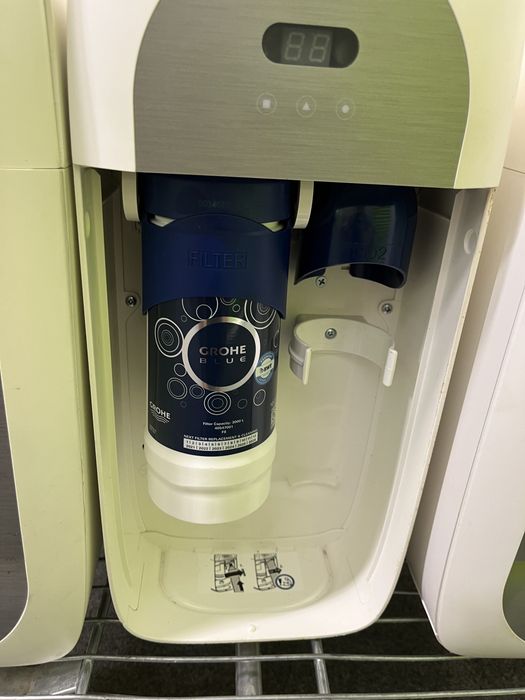 Grohe Blue. Змішувач. Робить мінеральну, холодну, та гарячу воду