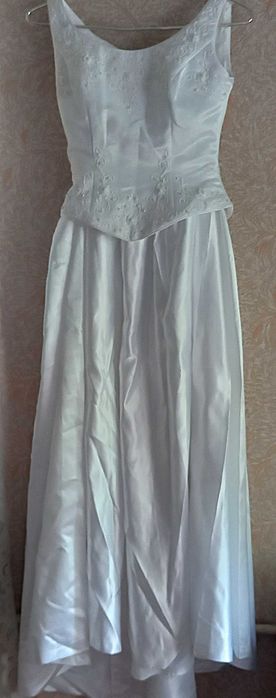 Сукня весільна нова р. талія 64 см, бюст 82 см.