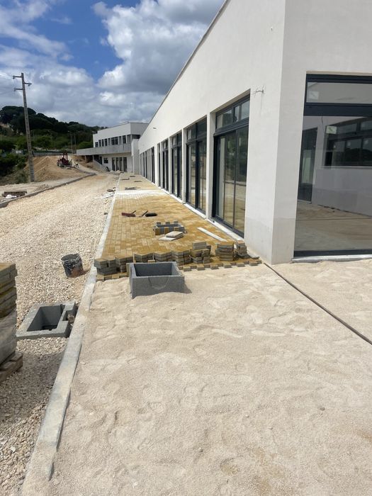Aplicação de todo tipo calçada portuguesa pavê lancil e outrs