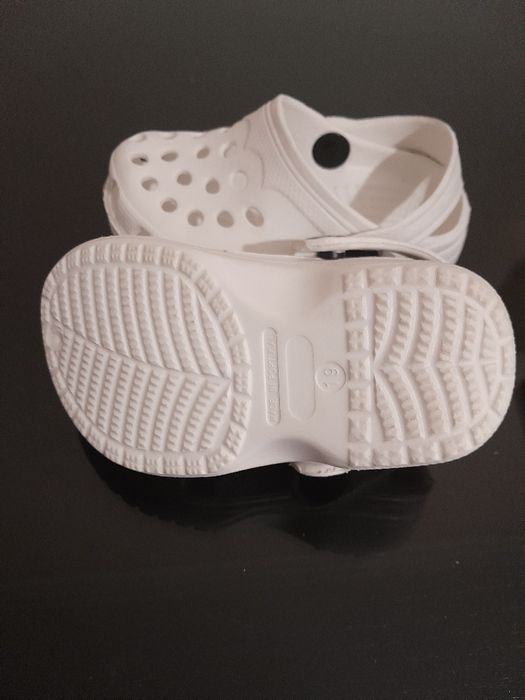 Pantufas e crocs n19